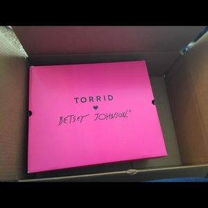 Betsey Johnson size 9 black boots w silver embellishments, nwt